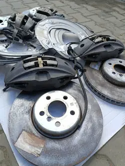BMW G32 M-Paketti jarrukit OEM 8858706