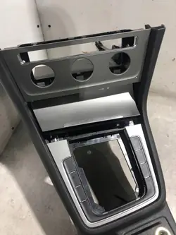 Konsolin käsinoja OEM 5G0864298 VW Golf VII:lle