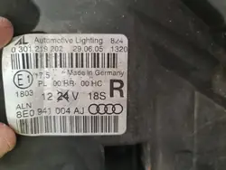 Audi OE 8E0941004AJ Phare Droit