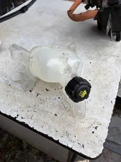 Réservoir d'équilibrage OEM 929A02725R Renault Kangoo