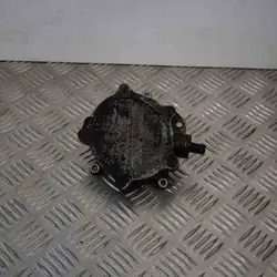 Imupumppu AUDI A6 (4F2, C6) 2.4L 2007 06E145100D