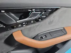 Audi Q7 II Höger Bakdörrsbeklädnad OEM 4M0868068B