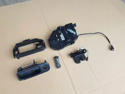 Baklucka lås / VW Caddy III / VW T5 / 7H0827426AD