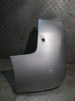 Bakre vänstra stötfångarhörn Opel Vivaro 7700313231