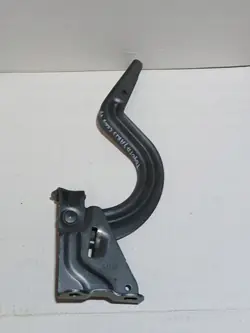 Höger motorhuve gångjärn OEM 53410-0D850 Toyota Yaris Cross