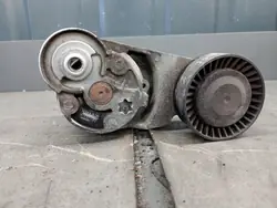 Volvo V70 II remspännare OEM 30757282 - Begagnad