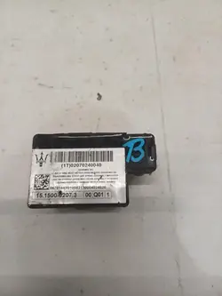 Distribuidor Suspensão Maserati Levante OEM 670158901