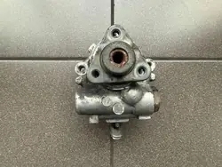 Audi A4 B7 2.0 TDI ohjauspumppu OEM 8E0145155N