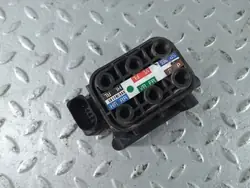 Audi A8 S8 D4 ilmaisjousitus venttiilipalikka OEM 4H0616013B