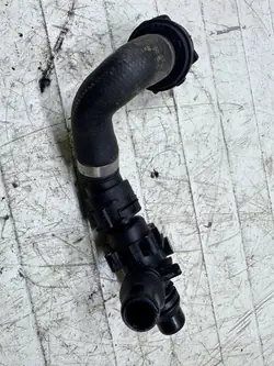 Mercedes Termostaatti Vesiputki OEM A0005010100