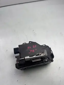 Audi A4 S4 B6 8E Dörrlås PA66306GF