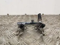 Subaru OE Polttoainesuutin OEM 16611AB030 - Käytetty