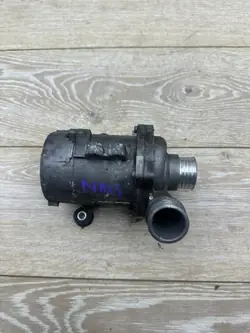 Vattenpump BMW 1 E87 3 E91 5 E60 Z4