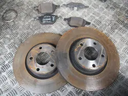 Disque de frein avant Ford Focus OEM 7M511125BB