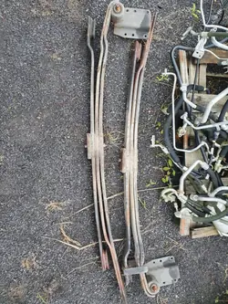 Bakre bladfjäder OEM ATLEON för Nissan