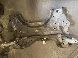 OEM 9898765425 Poikkipalkki Citroen C4 Picasso II 1.5 HDI