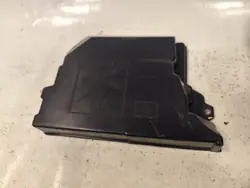 Cubierta de caja de fusibles OEM 243128516R Dacia