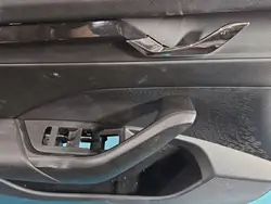 Panneau de Porte Avant Gauche OEM 5E4867013A Skoda Octavia