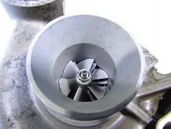 Turboahtimen Volkswagen Crafter 2.5 TDI CEB