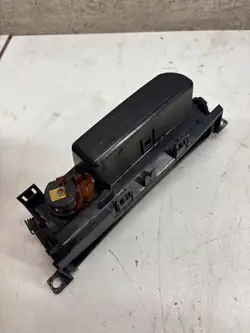 Ford OE 7S71A04788E Aschenbecher Armaturenbrett Mondeo MK IV