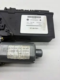 Ikkunanohjain OEM 3D1959792B Oikea etuosa Touareg