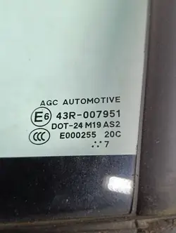 DS3 15-19 vasen etuoven lasi OEM 9683654880