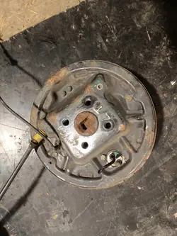 OEM 9672SDDEFRR Tambor Freno Trasero Izquierdo