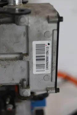 Tesla Spanningsregelmodule OEM 1028665-00-B