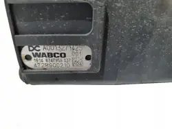 ECAS-ilmajousiventtiili OEM A0013271425 Mercedesille