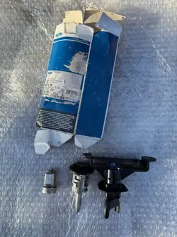 Inserções de fechadura Ford Transit MK7 OEM 6C1Av22050XB