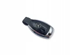 Llave Mercedes OEM UHP2264 - 3 Botones Plata Usada