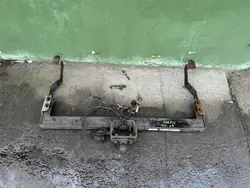 Engate HAK HOLOWNICZY para Renault Trafic II-IV