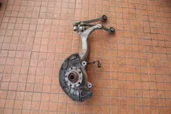 Audi A4 B6 2.5 TDI vasen etunivel OEM 8E0407241B