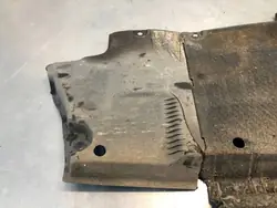 Audi A5 Alustasuojus Oikea 8K0825208D
