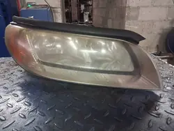 VOLVO V70 S80 Etuvalo