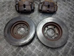 Remset Voor OEM TARCZE HAMULCOWE PRZÓD + KLOCKI + ZACISKI