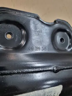 Verstärkungsschlittenhalterung OEM 4M099345L für Audi RSQ8