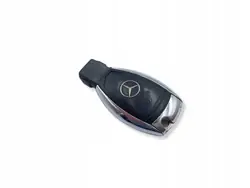 Llave Mercedes OEM UHP2260 - 2 Botones Plateada Rybka