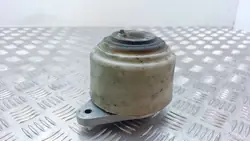 Mercedes-Benz S W221 2008 Engine Mounting Bracket