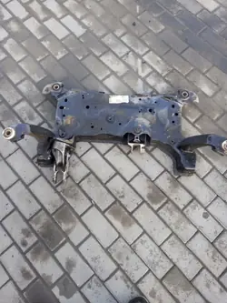 Berço Dianteiro OEM 3608584 para Volvo V40 II 2.0D