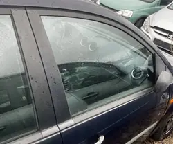 FORD FIESTA MK5 5D 02-08 Voor rechter deur glas