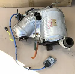 Renault OE Katalysaattori OEM 208A06189R - Käytetty