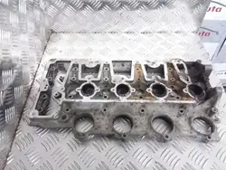 Pieza de culata Peugeot OEM 9682446510 - Usada