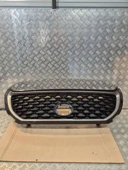 Grille Toyota Corolla Cross OEM 5311416060 - Occasion