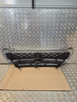 Grille Toyota Corolla Cross OEM 5311416060 - Occasion