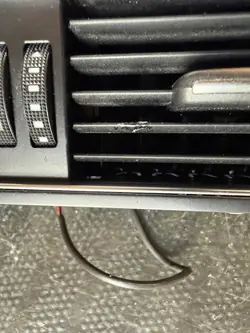 Grille de ventilation centrale Audi Q5 08- 8R1820951G