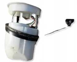Pompe à carburant Mazda OE OEM PE201335X - Occasion
