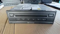 Audi A1 CD-vaihtaja OEM 8X0035110B - Käytetty