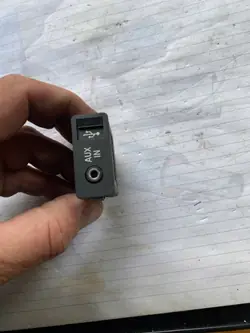 BMW USB/AUX-Steckdose OEM 250552 - Gebraucht