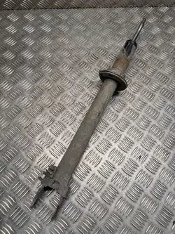 FRAMVÄNSTER STÖTDÄMPARE MERCEDES E KLASA W211